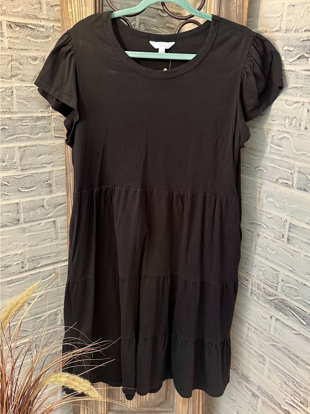 Time and Tru Black Tiered Short Sleeve Dress